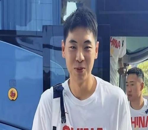 胡明軒領銜今晚中國男籃12人大名單，廣東男籃接觸新的大外，王少杰新賽季留在北控