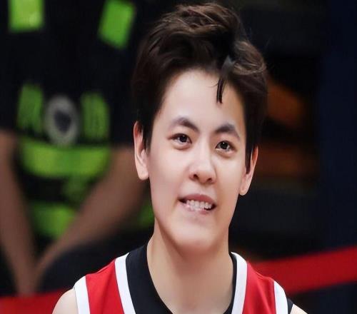 一夜打回原形中國女籃慘敗，2項數據拉胯，揪出宮魯鳴最大短板