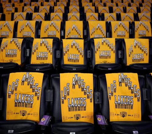 湖人14個月轉手賺25億美元鮑勃艾格接盤引爆NBA