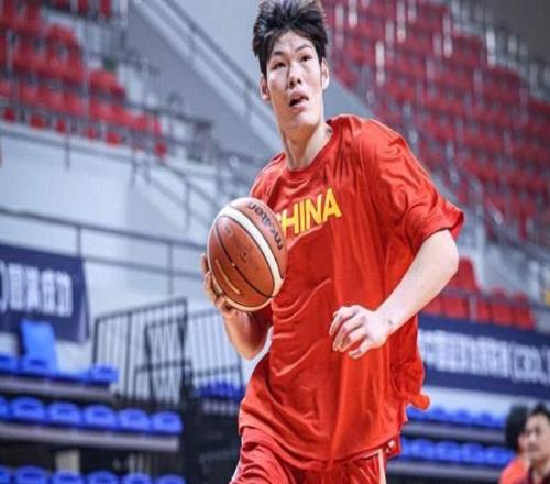 CBA最新消息！遼寧男籃第三外援確定，廣東宏遠引進2米10大中鋒