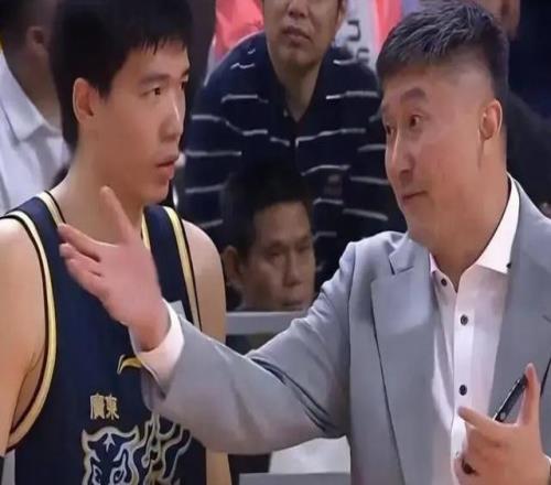 13分鐘14+7！廣東失意內線國家隊持續爆發杜鋒當初沒用好他