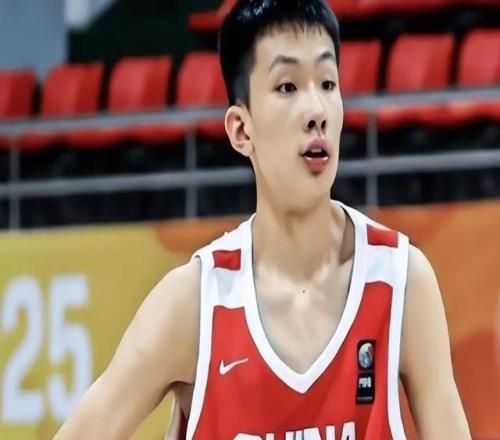 又一能沖NBA中國大個子！17分鐘砍13分10板身高2.15米曾單場8帽
