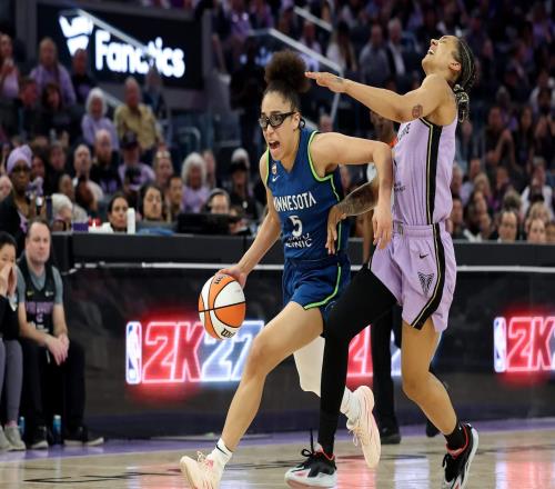 山貓再勝女武神，WNBA榜首戰0勝9負魔咒延續