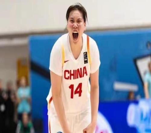 狂轟27分24板！女籃又冒出一天才中鋒：15歲女孩有望聯手張子宇