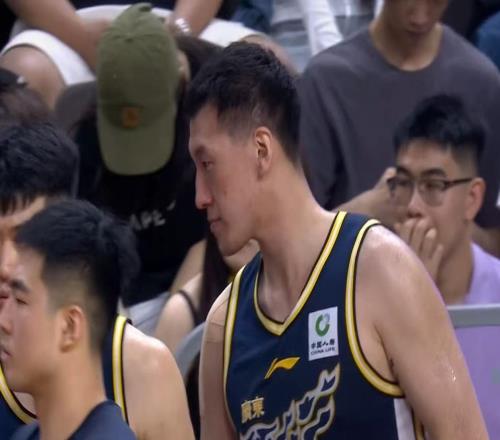 恭喜廣東隊(duì)！CBA全能內(nèi)線有望加盟，或“1換1”交易黃明依