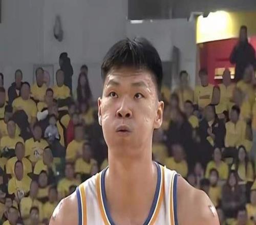 收官戰(zhàn)贏美國球隊(duì)28分！無周琦無外援，首鋼輕松3連勝，李楠真強(qiáng)