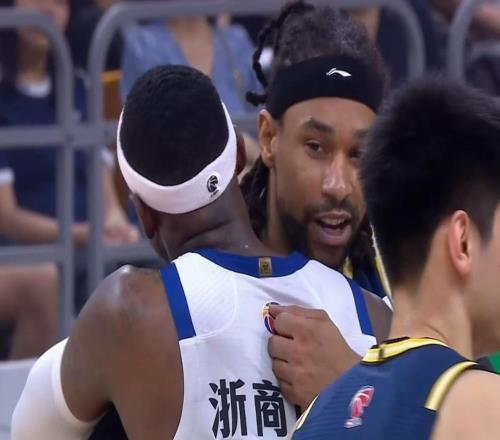 不是徐昕！廣東最適合的本土中鋒曝光，“加強版周琦”注冊廣東