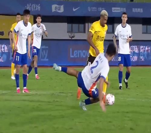 中超2：0笑傲“德比”戰(zhàn)，西海岸比泰山更懂得如何換種活法
