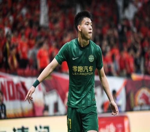 19歲，8球6助，180萬身價(jià)！深圳走出的天才，把球踢向了深圳球迷