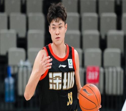 兩年B類合同！深圳男籃續約國手王浩然上季場均16.3分大爆發