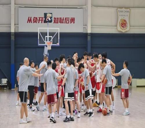 中國男籃亞運會公示名單：胡金秋領銜，趙繼偉等老隊員未被納入