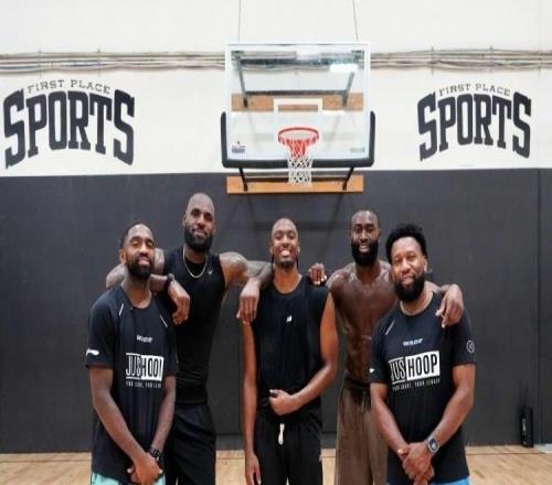 夸梅布朗談詹姆斯訓練視頻：合練說明不了啥，我上我也行，這跟NBA比賽完全不一樣