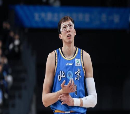 周琦原本被征召但最后被放棄，中國男籃的清醒與無奈