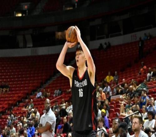 開拓者隊(duì)記：楊瀚森在第三年會(huì)更像一名NBA球員