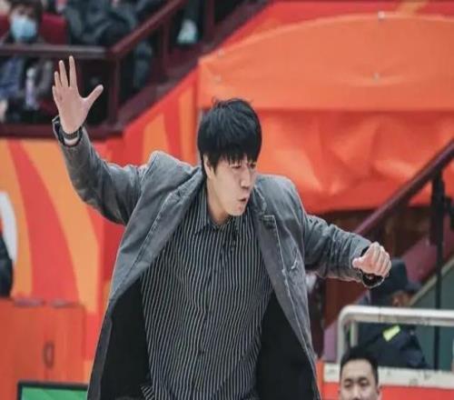 五名嫡系離隊鞠偉松回歸，山東男籃和邱彪，已等不到秋后算賬