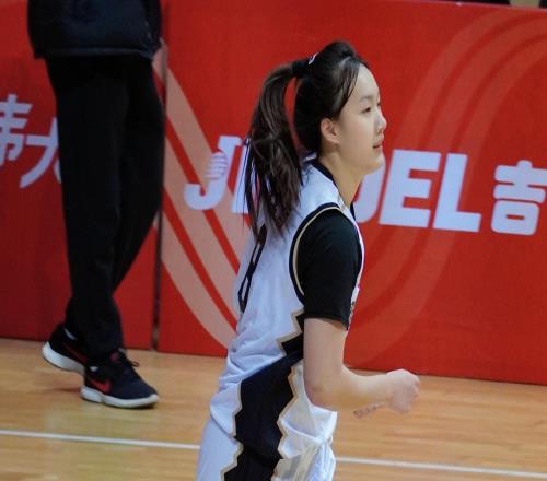 又美又能打！中國女籃18歲1米93新星崛起：場均砍20+5，看齊黃思靜