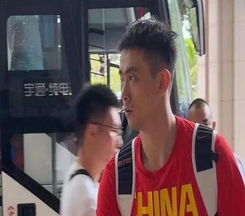 熱身賽來襲！中國男籃抵達海南海口引關注24號首戰(zhàn)對陣喀麥隆
