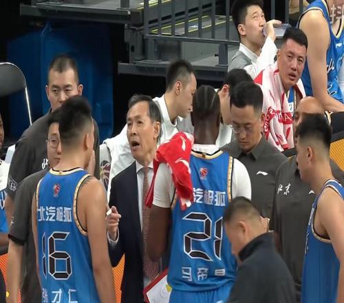 北京男籃追逐新外援，2米06大前鋒基本加盟，CBA場均11+7！