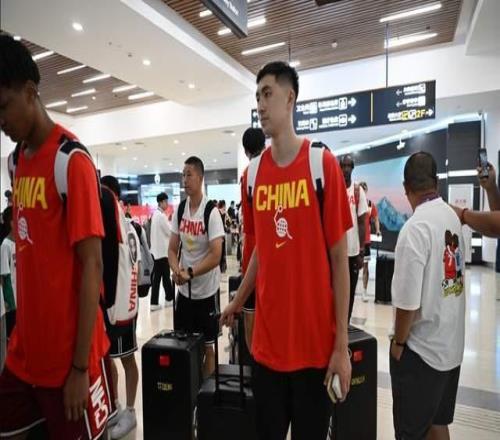 男籃落地海口！殘陣碰3支歐非勁旅，3天3場硬戰，郭士強解2大難題