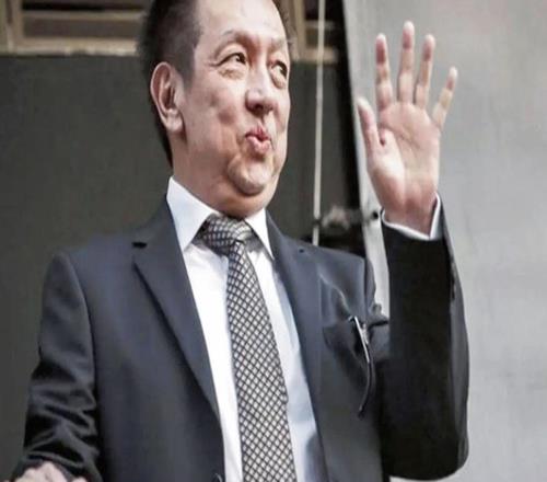 每體：林榮福時隔7年重返瓦倫西亞，并與俱樂部高層會面