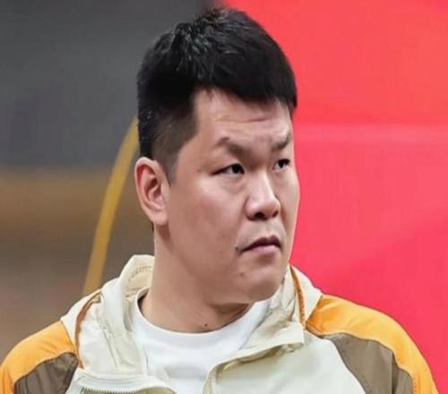 CBA三消息：胡明軒鎖定廣東隊徐昕沒有被買斷，新主帥即將到崗