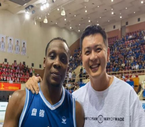 楊鳴今夏會見老友！與韓德君烏戈聚餐超開心，搭檔哈德森參加活動