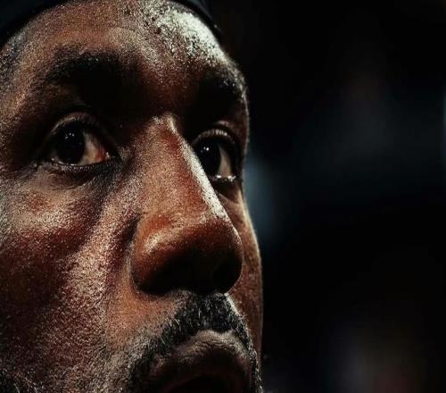 重磅！詹姆斯正式加盟76人！顫抖吧，NBA...