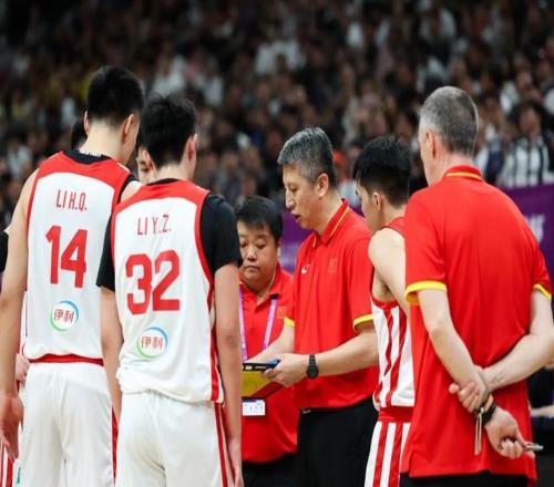 中國男籃9082獲勝，賀希寧趙嘉義爆發，三大退步明顯，高詩巖官宣離隊