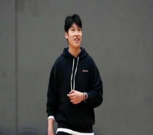 官宣退出季后賽！中國女籃召喚，楊舒予只能回歸