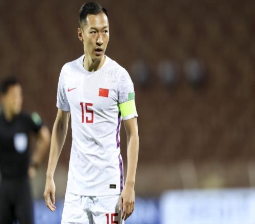 上港2比0完勝申花！三位王牌表現出色居功至偉，顏駿凌領銜