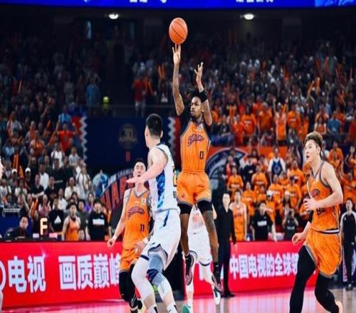 CBA上海男籃留住功勛外援古德溫