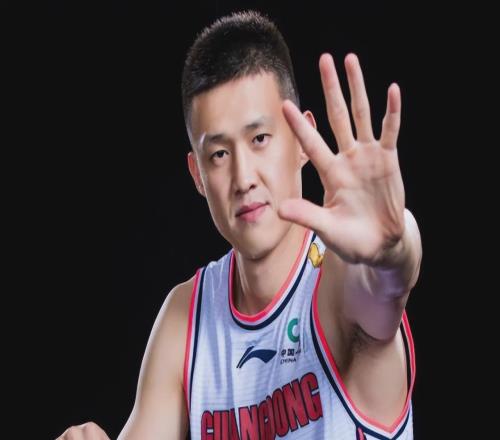 一覺(jué)醒來(lái)，宏遠(yuǎn)成CBA最賺錢(qián)球隊(duì)！周鵬深夜發(fā)聲，薩姆納已收到新報(bào)價(jià)