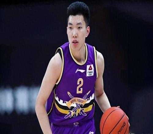 中國男籃9082勝喀麥隆男籃，贏球功臣是他，焦泊喬龐崢麟靠邊站