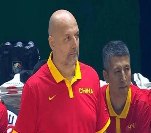 中國男籃媒體人的“雙標”真相，太扎心了！