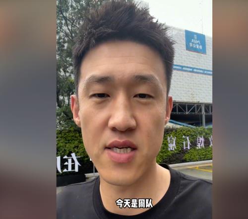 最新消息！宏遠吸金能力CBA第一，周鵬抵達廣州，多隊報價薩姆納！