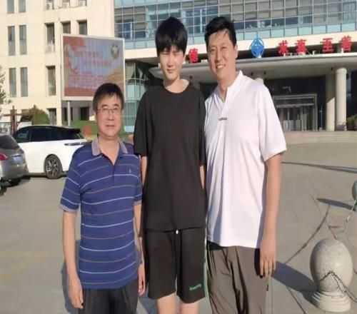 轟30分20板8帽！中國女籃15歲2米04新星崛起：看齊偶像韓旭