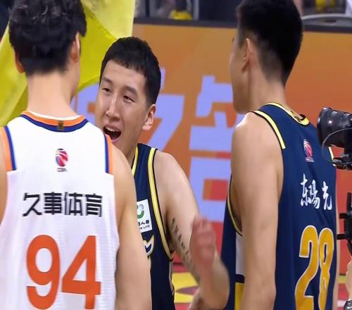 終于來了！廣東替補中鋒正式出爐，2米12內(nèi)線大閘確認加盟！