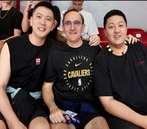 雙喜臨門！前國青隊(duì)長敲定后，遼籃又迎喜訊，曝杜鋒之子即將加盟