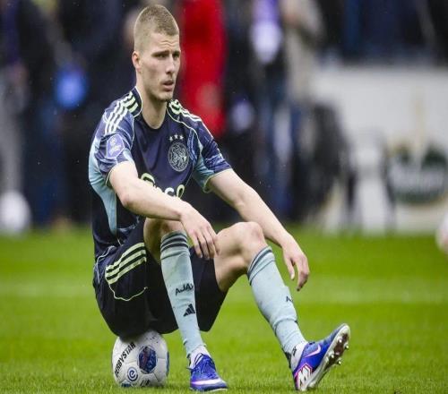Goal：鮑姆確定留在法蘭克福俱樂部簽加埃的轉(zhuǎn)會停止