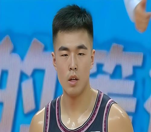 廣東男籃要在下賽季開打之前，清退以下3人，否則仍難以沖冠