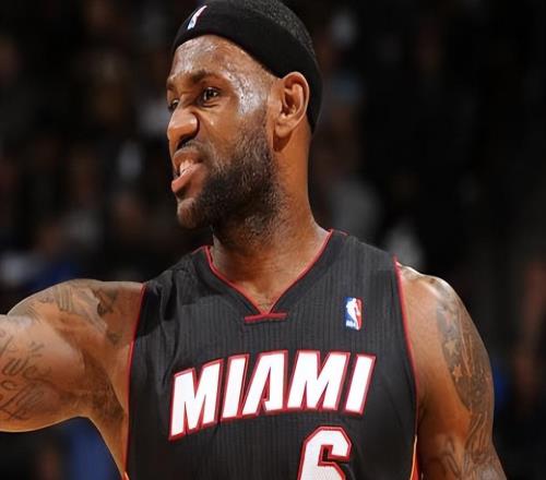 生涯前500場比賽得分+籃板+助攻超21000有多難NBA僅三人做到，詹姆斯無緣