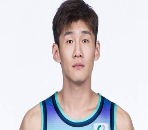 正式官宣加盟山西男籃！王俊杰公開發(fā)聲，感謝老東家，看哭老球迷