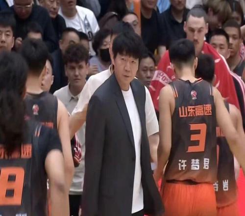 山東男籃確定新大外援，前山西藍領內(nèi)線確定加盟，季后賽場均7.8分5.8板
