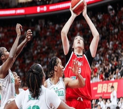 中國女籃險勝尼日利亞，全靠張子宇為宮魯鳴遮羞，技戰術太拉胯