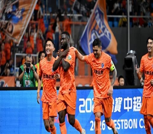 中超積分榜大亂套，申花逃離降級區(qū)，成都6輪不勝，大連勝德比