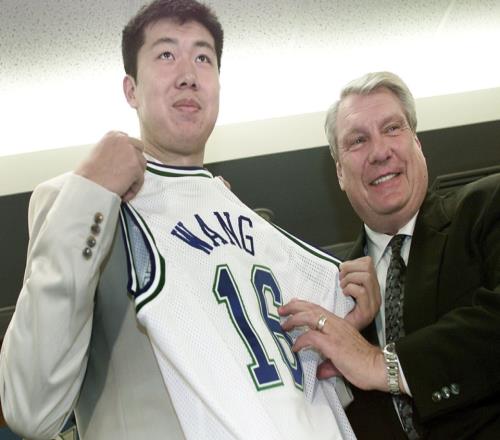 王治郅：老尼爾森為我打開通向NBA大門感謝他對(duì)中國(guó)籃球無私支持