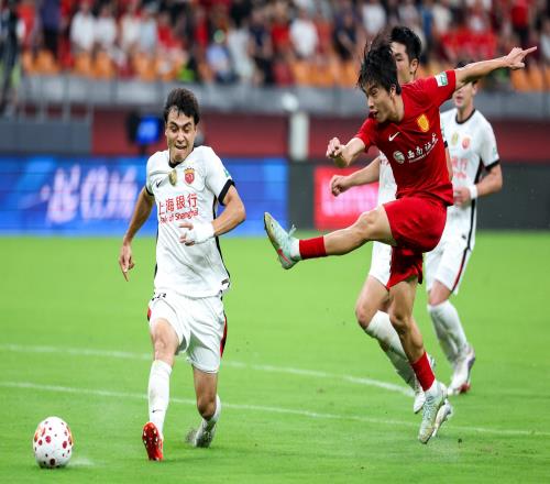 中超綜合:成都蓉城六輪不勝大連英博力克遼寧鐵人