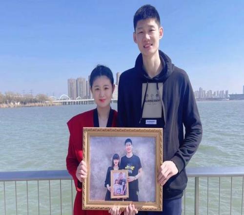 胡金秋交易生變！球員本人具備一票否決權(quán)，山西上海搶人難度增大