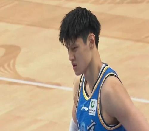 無(wú)人入選國(guó)家隊(duì)+迎回超級(jí)外援布朗！北京男籃新賽季已無(wú)丟冠理由