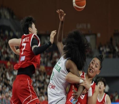 王治郅杜鋒觀賽，楊舒予23分，中國(guó)女籃佛山熱身沖刺世界杯
